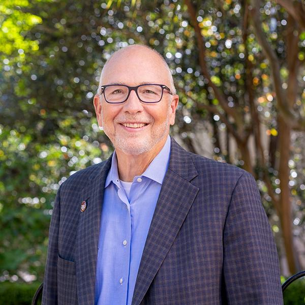 Portrait of USC alumnus and donor Alex Molinaroli